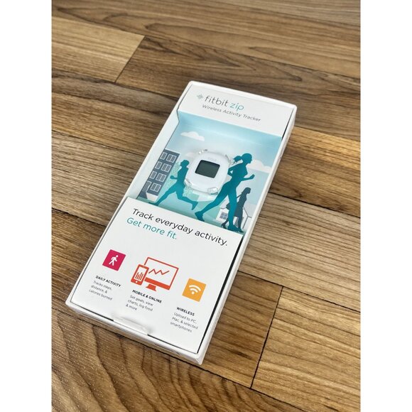 Fitbit Zip FB301VZ Wireless Activity Sleep Fitness Tracker White - Picture 2 of 8